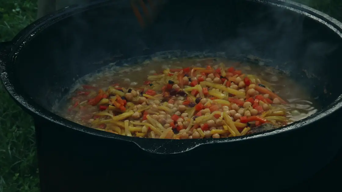 S&eacute;quence r&eacute;elle de zirvak : carottes et pois chiches. Les pois chiches ne sont pas obligatoires dans la recette de base.
